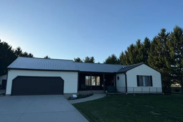 Metal and Vinyl Siding_9_11zon