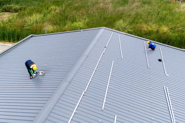 men-technicians-mounting-photovoltaic-solar-moduls-2026-01-09-12-28-42-utc